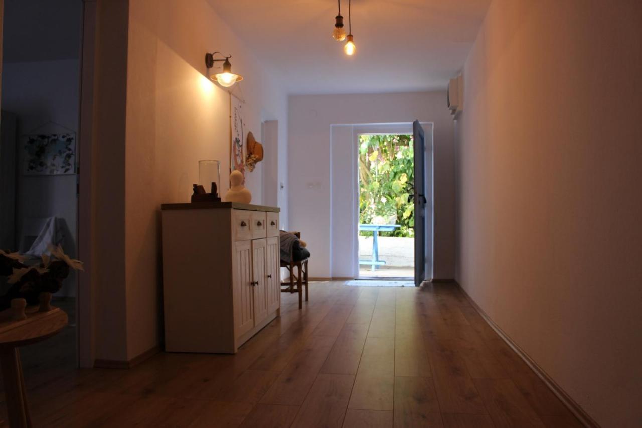 Blue Harbour No. 15 Apartment Veli Iz Exterior photo